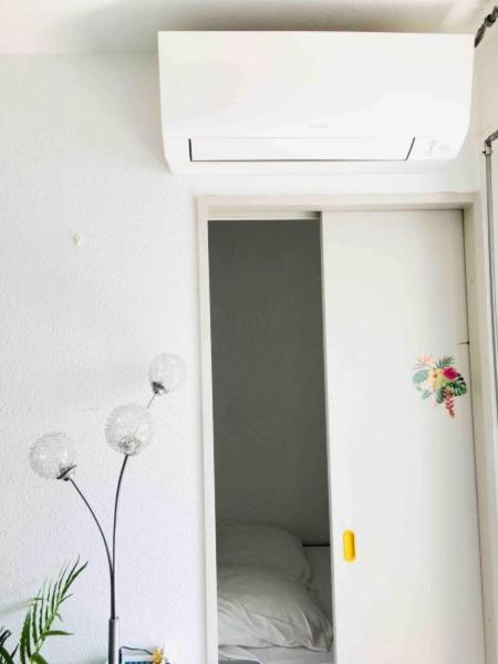 Studio Cosy Et Moderne Au Couchant Situe 150M De La Plage -Avec Parking Gratuit Prive - 25M2 - Climatise - Balcon - Wifi Gratuit La Grande Motte Dış mekan fotoğraf
